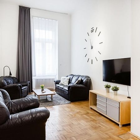 Elegant Apartment In Super Central Location Budapest Exterior foto