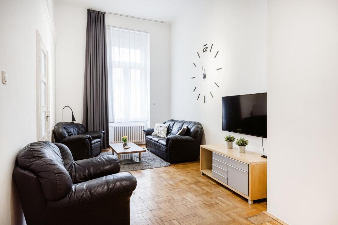 Elegant Apartment In Super Central Location Budapest Exterior foto