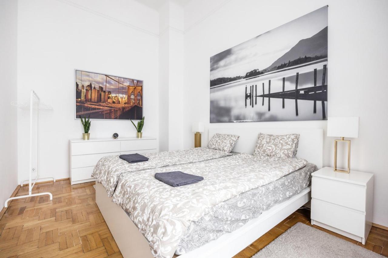 Elegant Apartment In Super Central Location Budapest Exterior foto